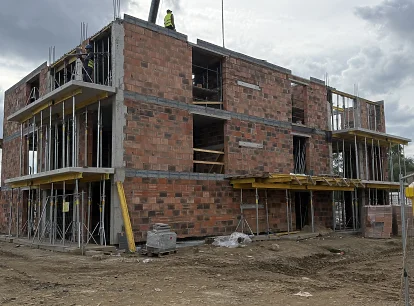 🏗️ RUSZYŁA BUDOWA KOLEJNEGO BUDYNKU NA OSIEDLU FUELDA!